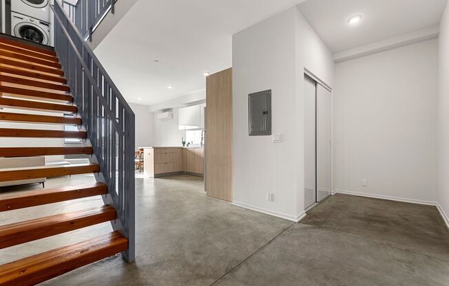 2 beds, 2 baths, 897 sqft, $2,995, Unit 319