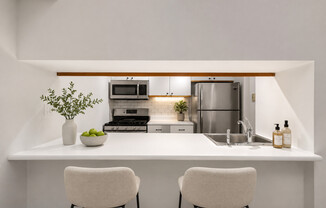 1 bed, 1 bath, 675 sqft, $4,500, Unit 2S