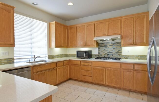 Beautiful and Spacious 4 Bedroom 2.5 Bath Home in North San Jose!