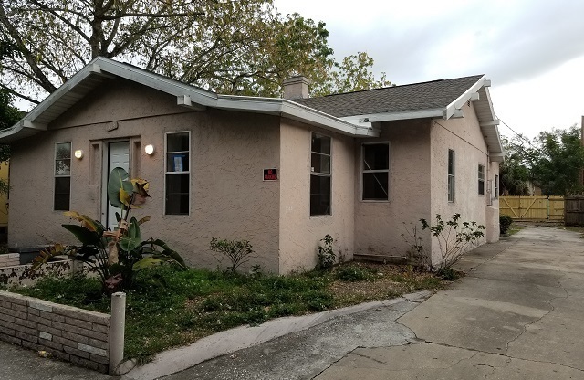 4 beds, 2 baths, $2,995