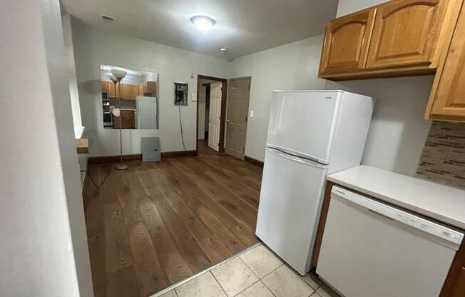 1 bed, 1 bath, 650 sqft, $900, Unit B203