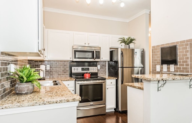2131 LENNOX SQ RD