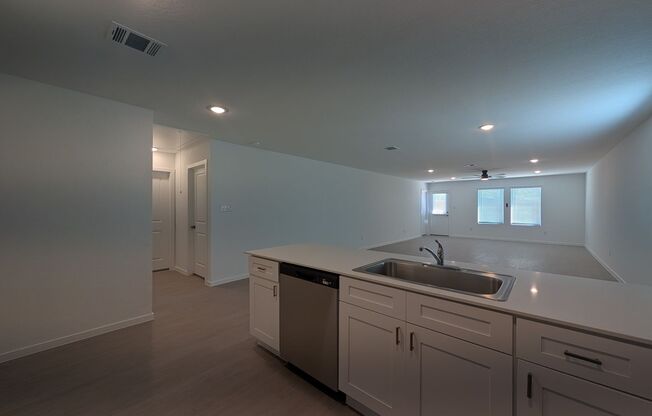 (2 Weeks Free Rent) 4/2/2 in Marion ( Kayden Springs) / Fridge Included / Fenced in Backyard / Marion ISD