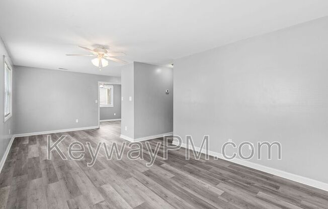 902 ALFRED ST NE