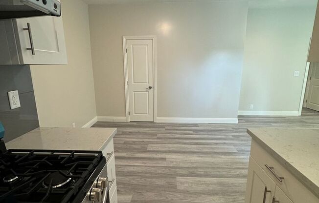 1 bed, 1 bath, 700 sqft, $2,195, Unit 21