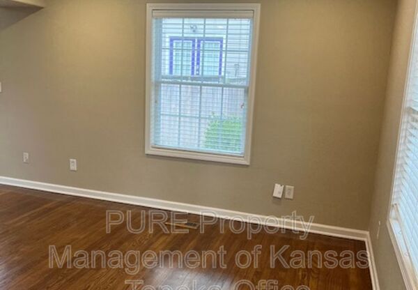 429 E 63 TERRACE