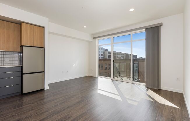 840 East Denny Way