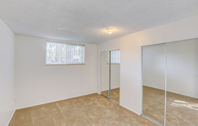 3 beds, 2 baths, 1,330 sqft, $1,950, Unit 75603b
