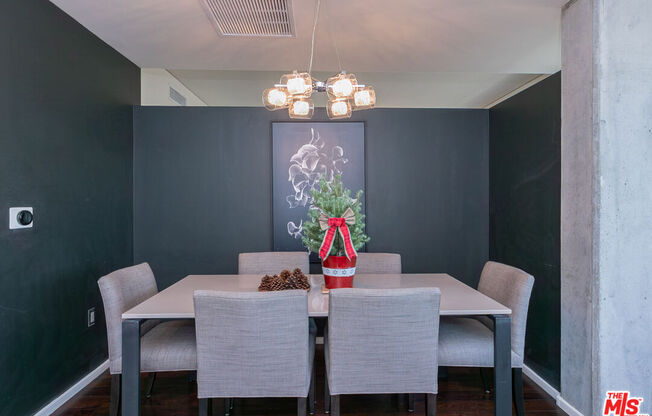 1 bed, 2 baths, 1,390 sqft, $4,000, Unit 1707