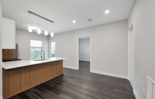 999 Hancock St