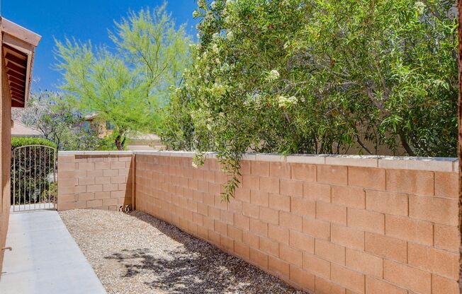 MARVELOUS 2 Story, 3 Bedroom Home with LOFT in Mountains Edge!