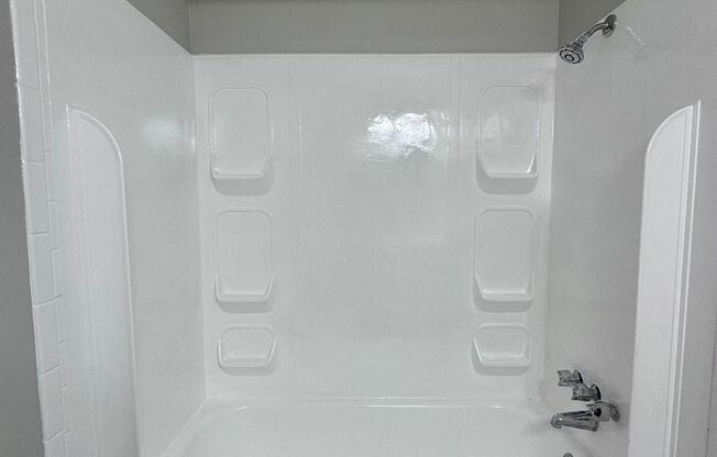 2 beds, 1 bath, 980 sqft, $1,493, Unit 155H