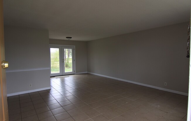 3 Bedroom 2 Bath Home For Rent On Cunningham Lane!