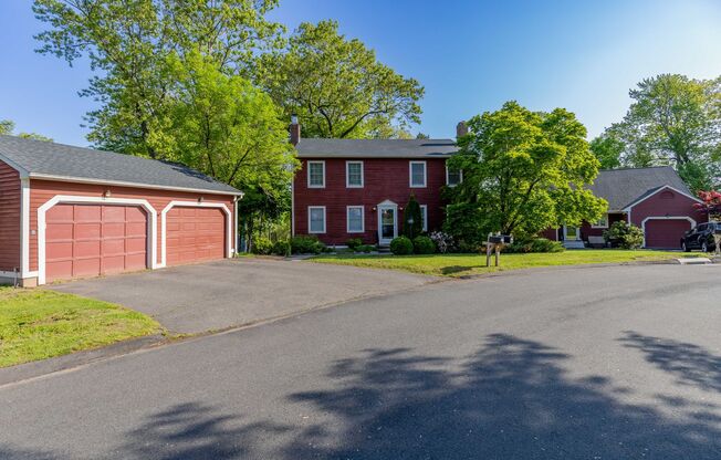 Beautifully Renovated 2 Bed, 2 Bath Colonial Home in Lakewood Community