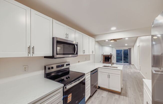 Beautiful 2Bed/1.75Bath in an Exclusive Community in the heart of Kirkland!