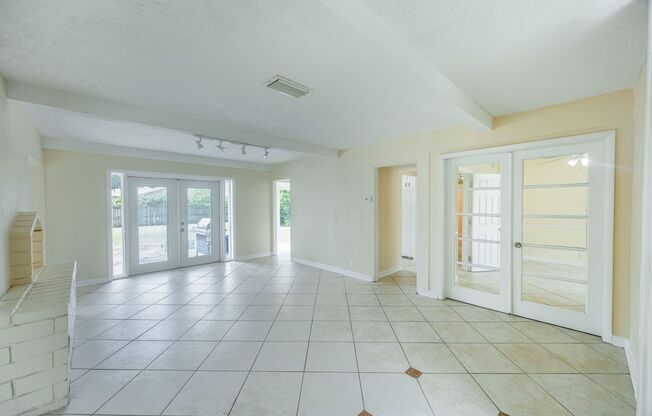 Beautiful 3 Bed / 2 Bath Home FOR RENT minutes from Rollins College!