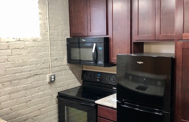 1 bed, 1 bath, 622 sqft, $970, Unit M-001