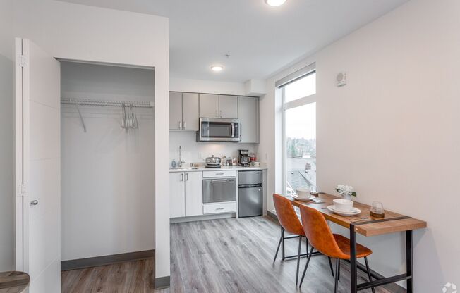Studio, 1 bath, 246 sqft, $1,502, Unit Unit 304