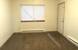 2 beds, 1 bath, 870 sqft, $1,250, Unit Unit 2