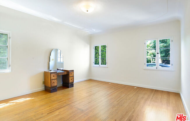 6137 W 6 ST