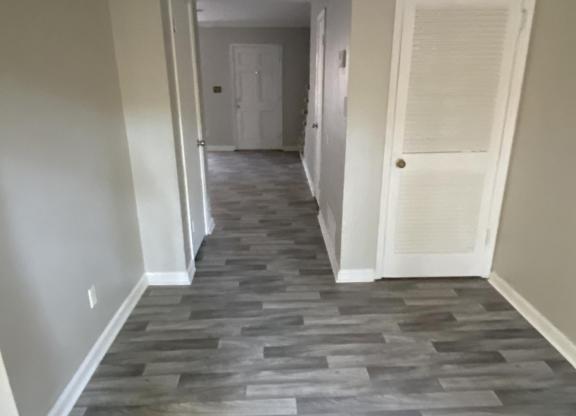 2 beds, 2 baths, 1,300 sqft, $1,350