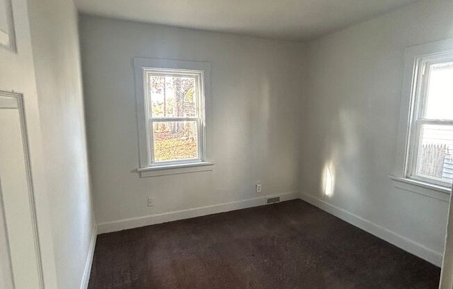 2 beds, 1 bath, $745