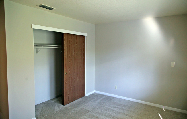 2 beds, 1 bath, $1,675, Unit 10