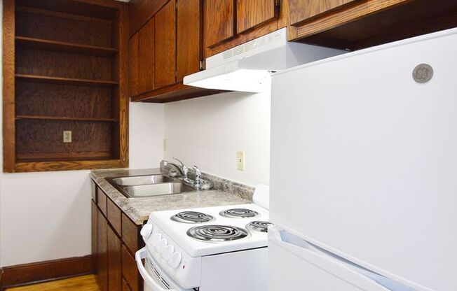 1 bed, 1 bath, 410 sqft, $880, Unit 22 - 17