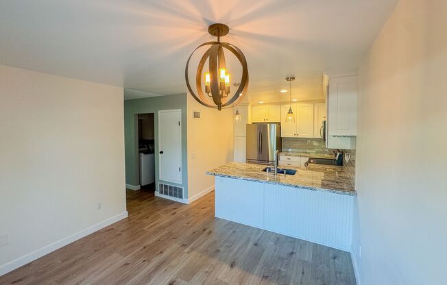 Completely Remodeled 2 Bed, 2.5 Bath End-Unit Townhome in Tierrasanta