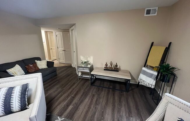 1 bed, 1 bath, 750 sqft, $1,150, Unit Unit 104