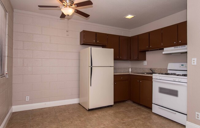 2 beds, 1 bath, 730 sqft, $995, Unit 116