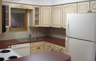 3 beds, 2 baths, $3,500, Unit #303