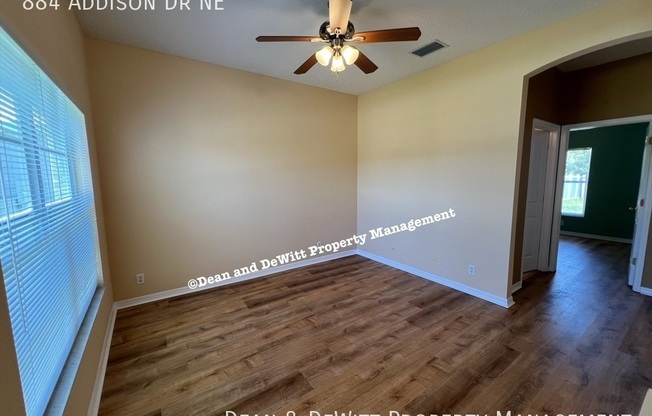 884 ADDISON DR NE