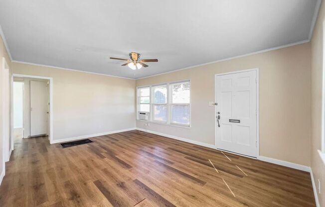 San Diego Paradise Hills Two weeks FREE Refreshed 2 bd/1 ba Home w/ A/C and Private Yard