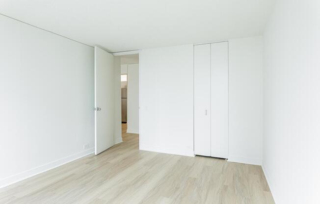 Columbus Plaza Apartments - Chicago Riverwalk Apartments