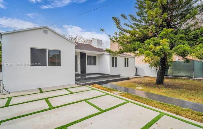 4112 SW 9 TER