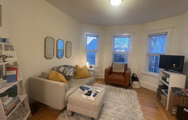 9 BELMONT SQ