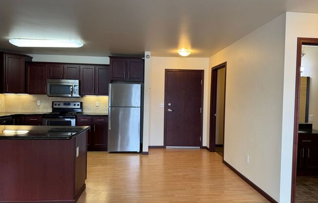 2 beds, 2 baths, 894 sqft, $1,220, Unit 3839-208