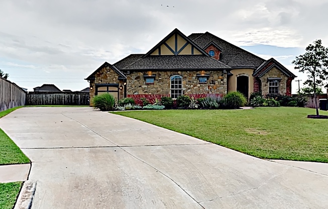 4 Bedroom home in Rose Creek - DEER CREEK SCHOOLS