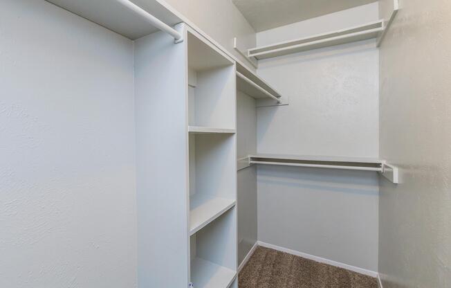 SPACIOUS WALK-IN CLOSETS