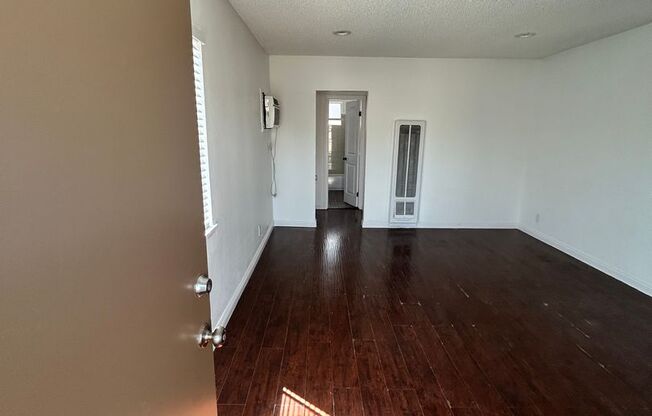 1 bed, 1 bath, 705 sqft, $1,795