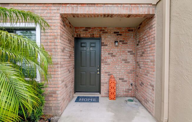 Cozy Move-in ready 2 Bed / 2.5 Bath Townhouse in Sandlewood Creek in Winter Park!