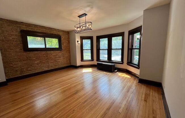 2121 RDG AVE