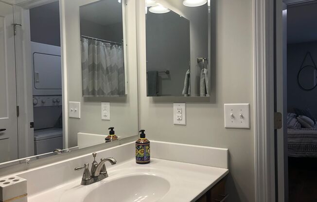 Studio, 1 bath, 500 sqft, $800, Unit H 115