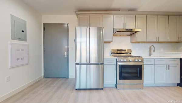 2 beds, 2 baths, 770 sqft, $3,300, Unit 4H