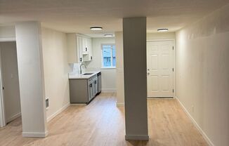 2 beds, 1 bath, $1,525, Unit # 3