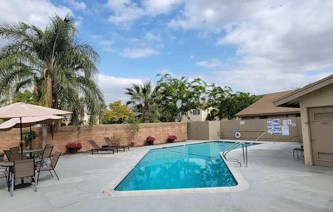 Las Casitas Apartments