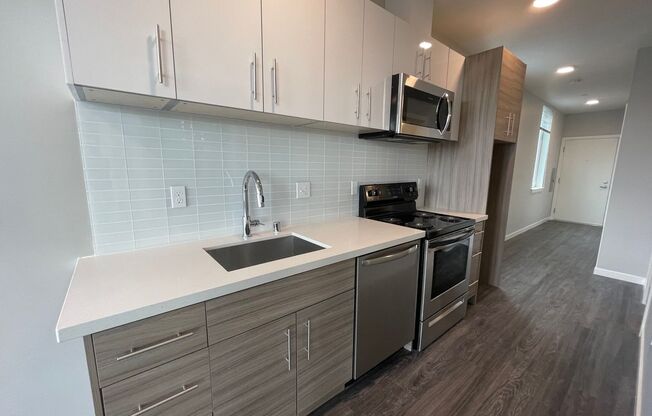 2 beds, 1 bath, 586 sqft, $2,240, Unit 308