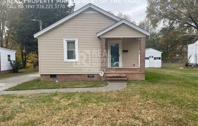 704 DEWITT ST