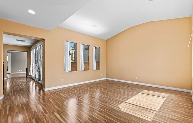 4 Bedroom Home in Gated Waterfall Community!